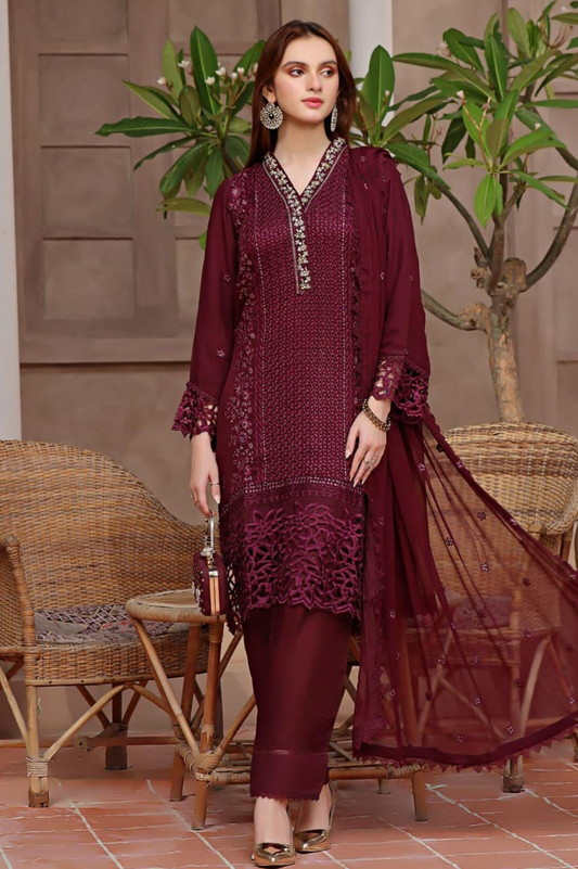 Elegant Embroidered Lawn Suit with Chiffon Dupatta – 3 Piece Unstitched Women’s Outfit