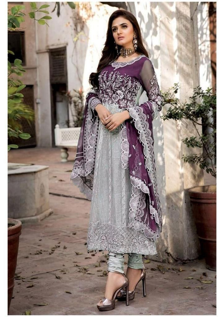 Elegant Embroidered Lawn Suit with Chiffon Dupatta – 3 Piece Unstitched Women’s Outfit